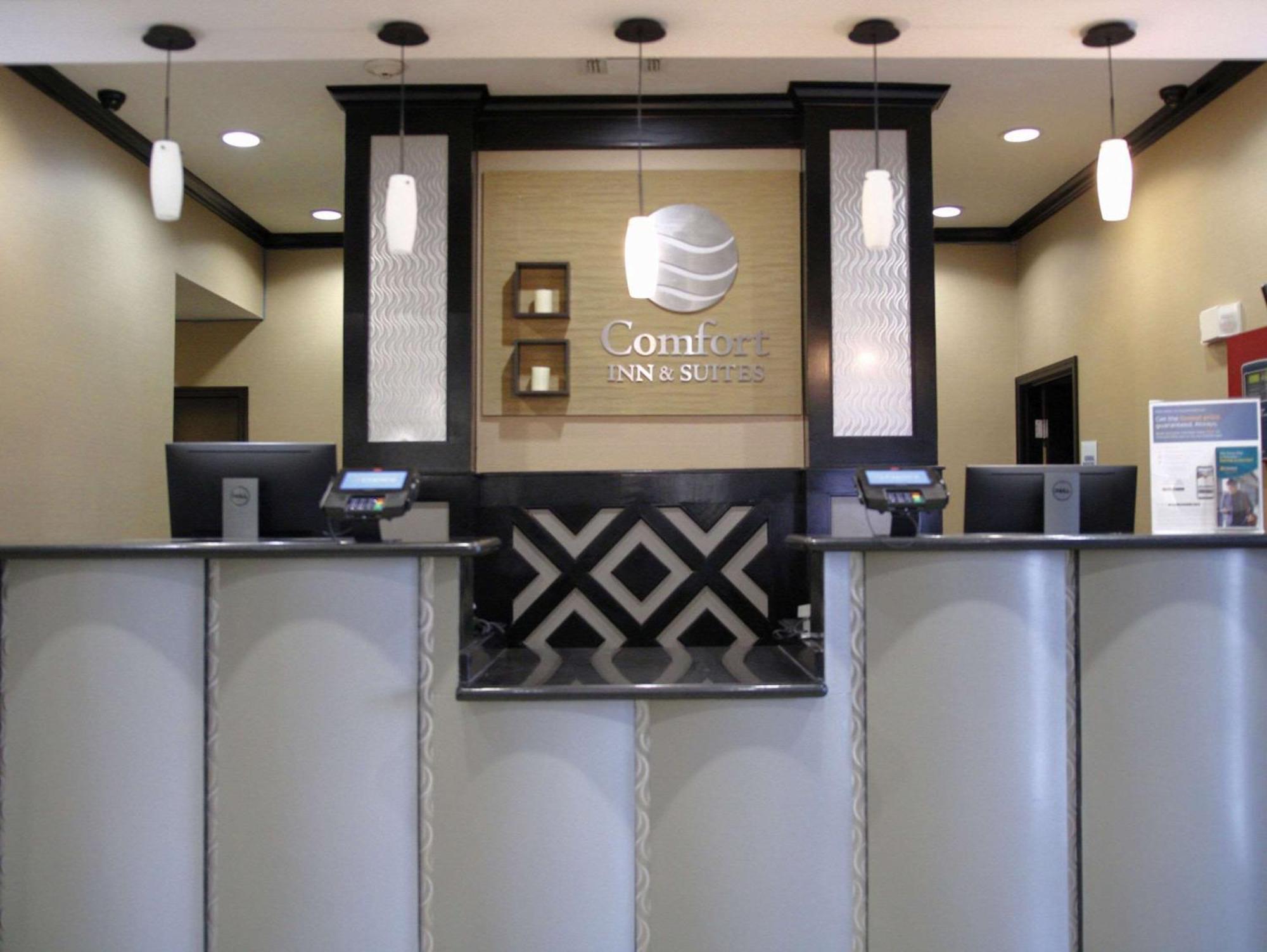 Comfort Inn & Suites Dallas Medical-Market Center Dış mekan fotoğraf