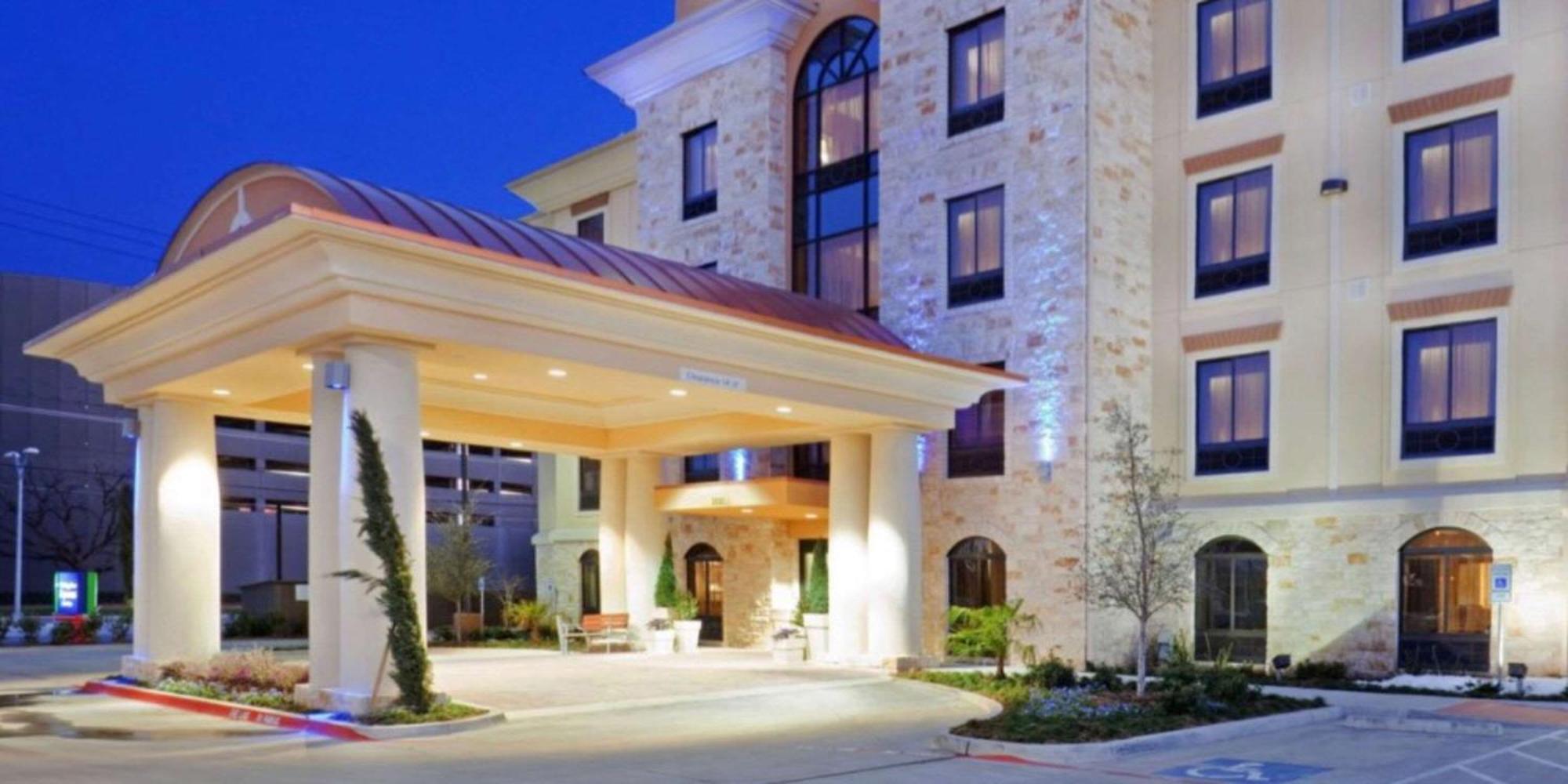 Comfort Inn & Suites Dallas Medical-Market Center Dış mekan fotoğraf