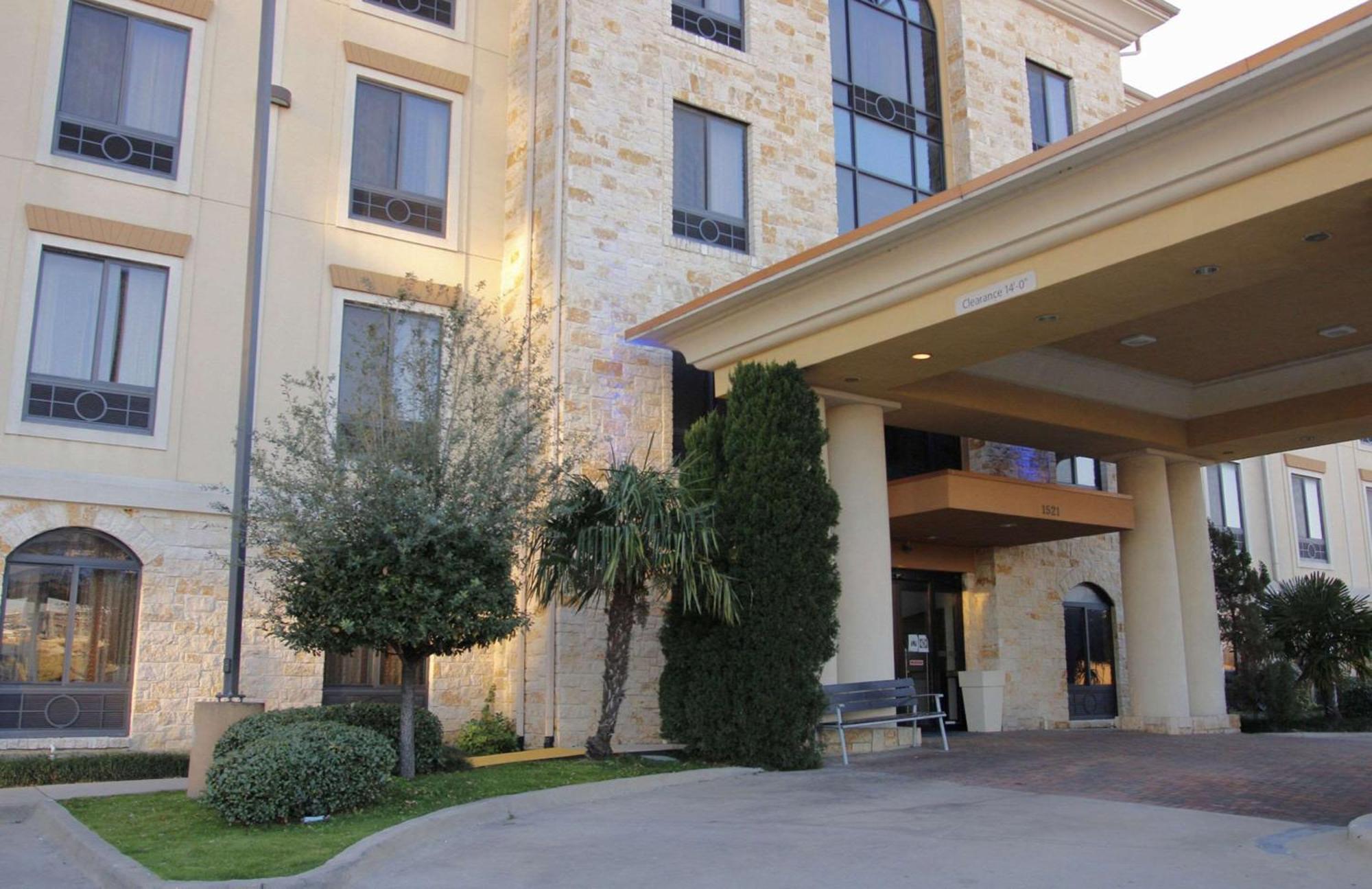 Comfort Inn & Suites Dallas Medical-Market Center Dış mekan fotoğraf